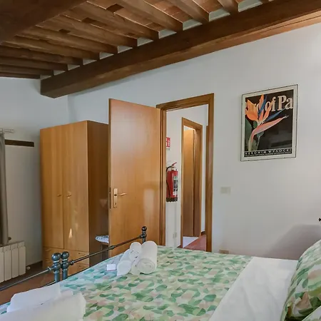 Comfortable Romeo Among Greenery - Happy Apartment *