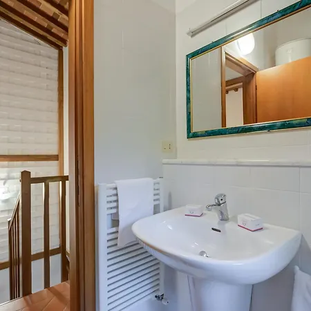 Comfortable Romeo Among Greenery - Happy Apartment *